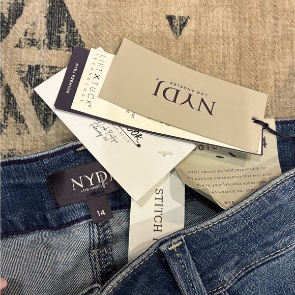 NYDJ not your daughters jeans Barbara bootcut size 14 NWT - Picture 3 of 3
